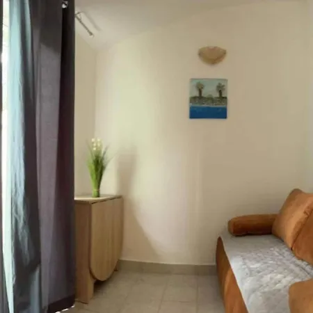 One Bedroom With Balcony-app4 Podaca