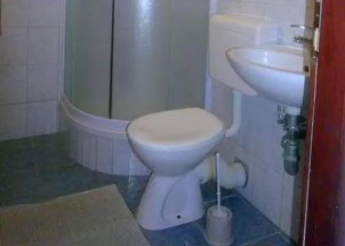 One Bedroom With Balcony-app4